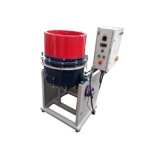 machine de tribofinition d'ébavurage
