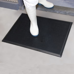 tapis antidérapant / désinfectant / en caoutchouc / pour l'industrie agroalimentaire