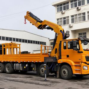 grue montée sur camion 1