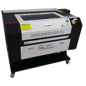 machine de découpe laser CO2