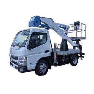 nacelle articulée montée sur camion 1