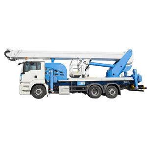 nacelle télescopique montée sur camion