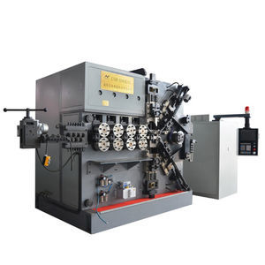 machine à enrouler les ressorts de compression 1
