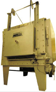 four de type armoire