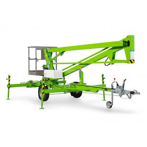 nacelle articulée tractable / alimentée par batterie / hydraulique / diesel