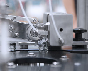 dévisseuse de capsules automatique 1