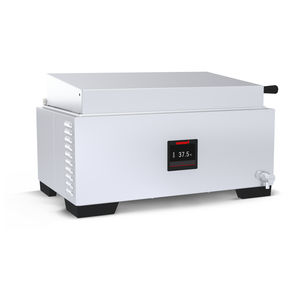 bain-marie de laboratoire