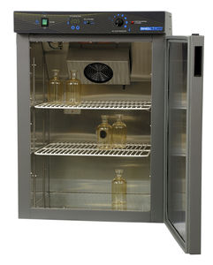 incubateur de laboratoire 1