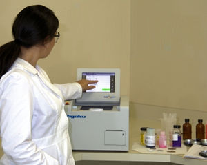 spectromètre à fluorescence / de laboratoire / automatisé / à l'état solide