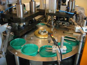 machine pour l'insertion de joint d'étanchéité