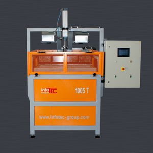 machine de thermoformage de panneaux