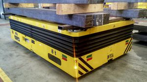 véhicule autoguidé de manutention 1