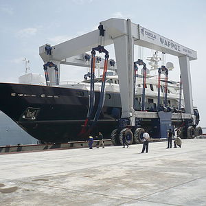 travel lift 1