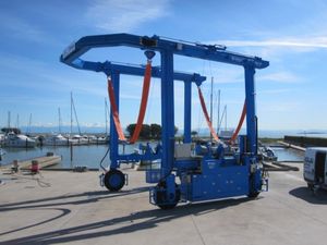 travel lift 1