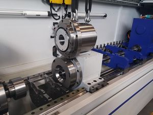 machine de perçage profond CNC