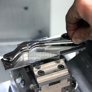 étau pour machine-outil / pneumatique / à profil plat / 5 axes