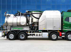 camion aspirateur vidangeur 1