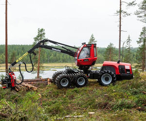 abatteuse forestière sur pneus