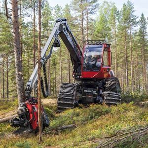 abatteuse forestière sur pneus