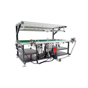 banc d'assemblage à guillotine / de menuiseries en PVC