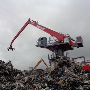 grue pour manutention de déchets et ferraille