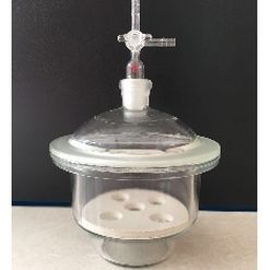 dessiccateur de laboratoire en verre 1