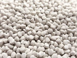 composite carbonate de calcium/polymère en granulé