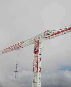 grue montée sur camion