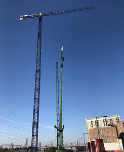 grue montée sur camion