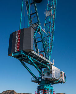 grue montée sur camion