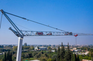 grue montée sur camion