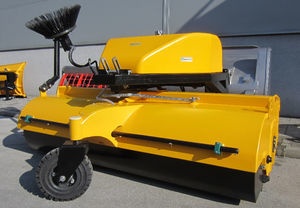 balayeuse mécanique pour tracteur 1