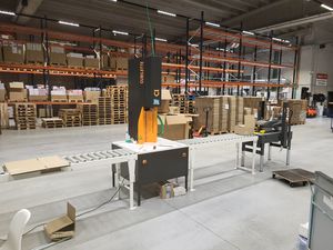machine d'emballage pour réduction de hauteur de caisses américaines 1