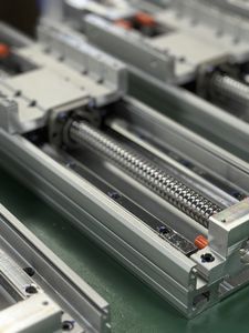 module linéaire à vis à billes 1