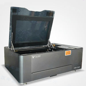 machine de découpe et de gravure laser CO2