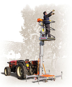 plateforme élévatrice montée sur tracteur