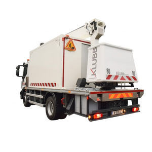 nacelle télescopique sur camion 1