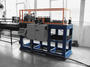 machine à redresser pour tubes