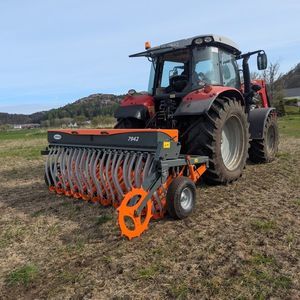 outil de forage pour tracteur