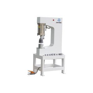 machine de formage par roulage