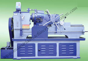machine à fileter pour boulon