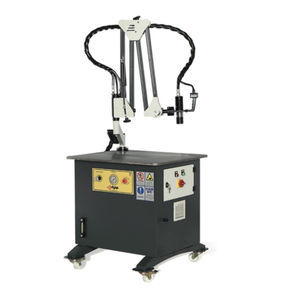 machine à tarauder à bras articulé