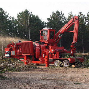 broyeur de branches sur remorque
