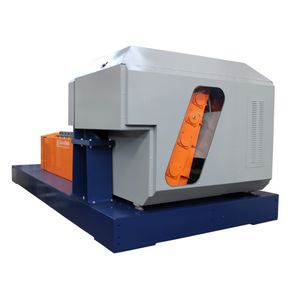 déchiqueteur pour le bois / pour carton / de pneus / métal