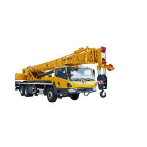 grue montée sur camion