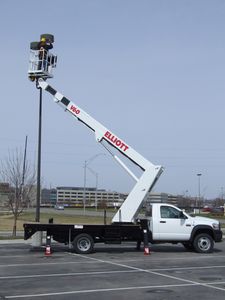 nacelle articulée montée sur camion