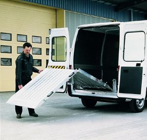 rampe de chargement pour véhicule utilitaire