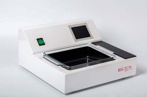 bain-marie de laboratoire