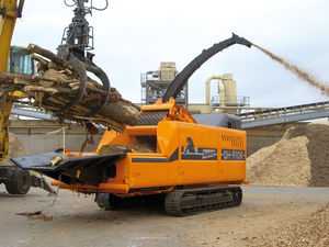 broyeur de branches sur chenilles