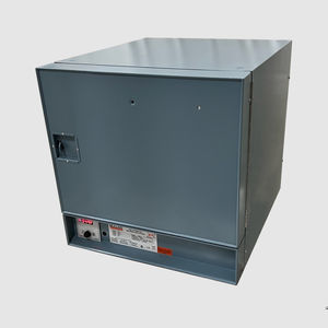 four de type armoire